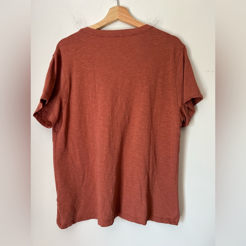 Quince 100% Organic Cotton Slub V Neck Tee in Rose Powder Basic Neutral - Picture 6 of 8